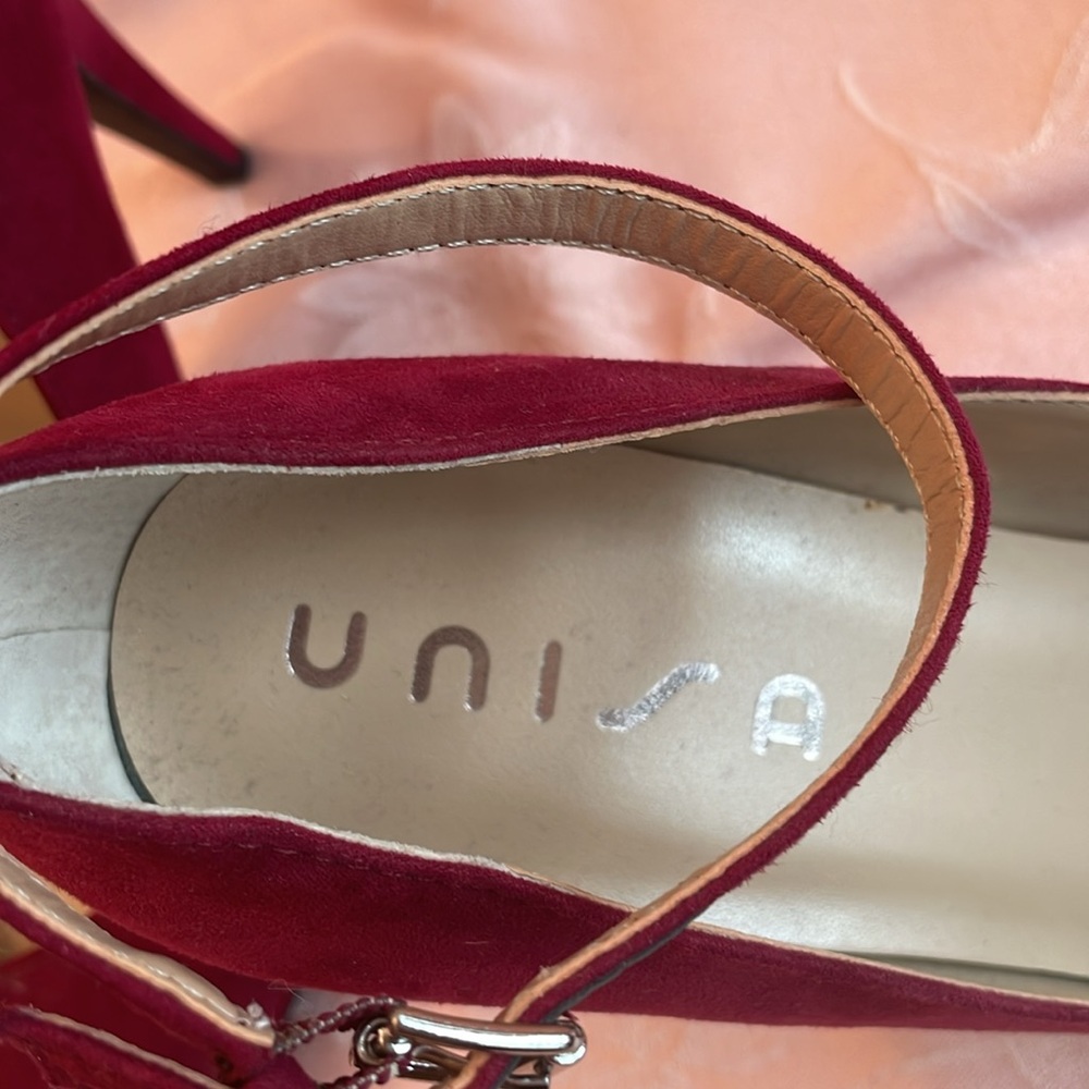 Vintage Unisa Faux Suede Heels - Picture 5 of 8